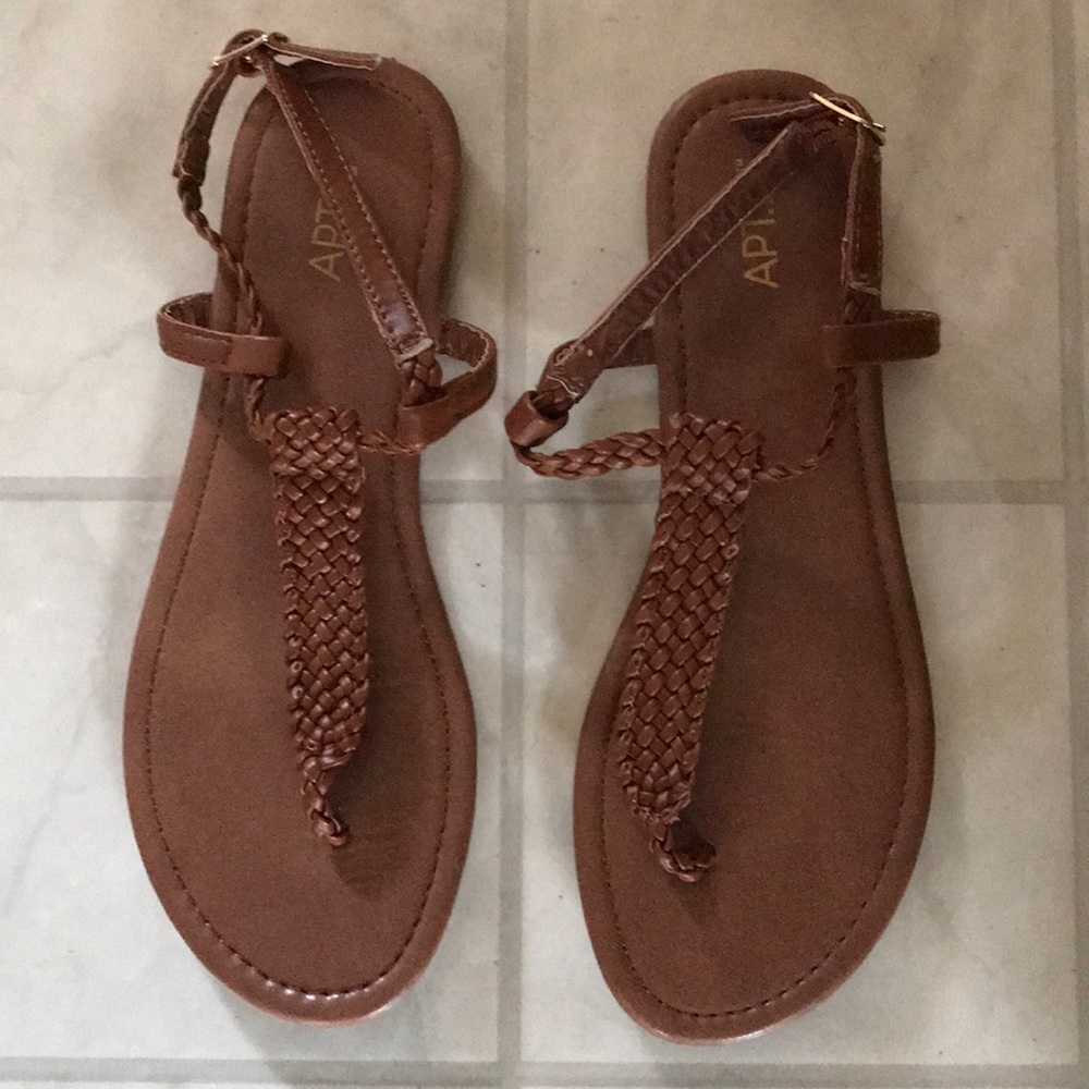 Apt 9 Sandals NWOT Size 7/8, Woven Straps, Brown